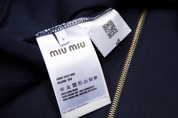 ブランドパーカー角部分ディテール